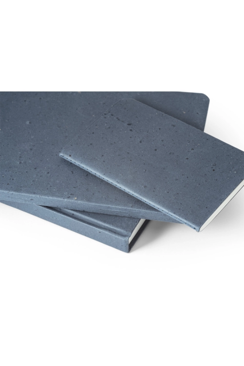 COFFEEPAD SEMI-RIGID. Bloc-notes A5 avec couverture semi-rigide fabriquée à partir de déchets de coques de café (65%)